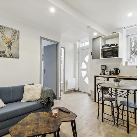 Chic Cosy Apart With Parking La Ferte sous Jouarre Bagian luar foto
