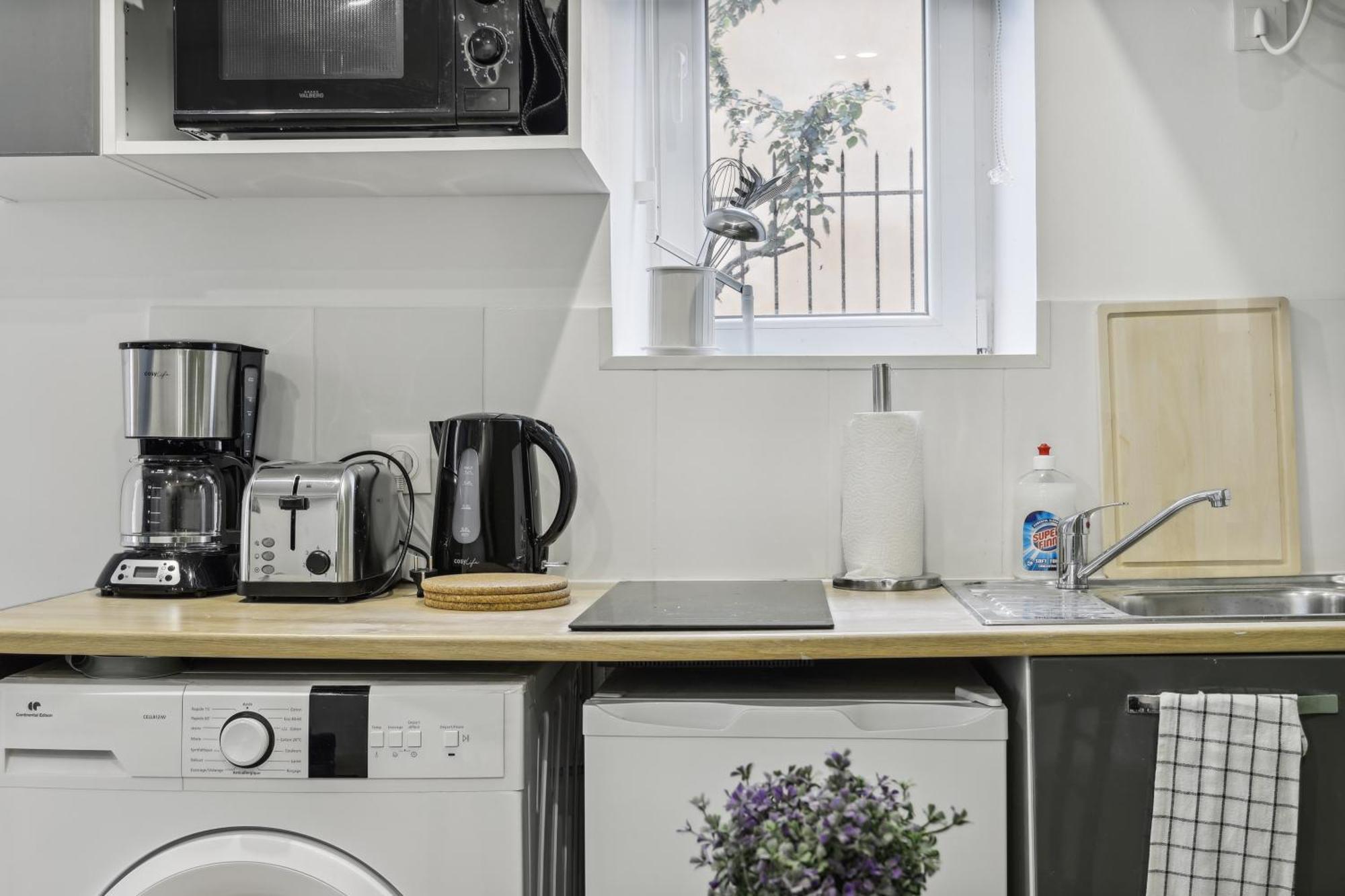 Chic Cosy Apart With Parking La Ferte sous Jouarre Bagian luar foto